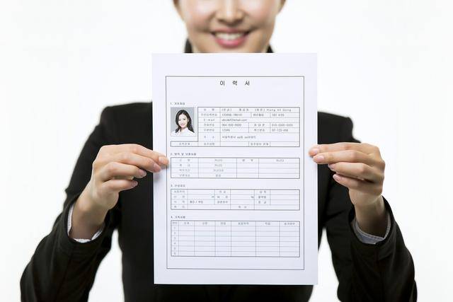本月公务员考试时间安排，求山西夏季公务员作息时间?下午几点下班啊